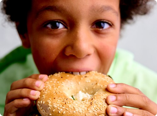 De keuken in met (jonge) tieners